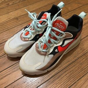 Nike Air Max 270 Sneakers